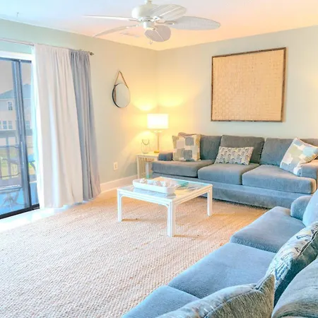 Beautifully Updated 1 Bedroom Condo-Golf Colony 19-D-Only 2 Miles To The Beach!